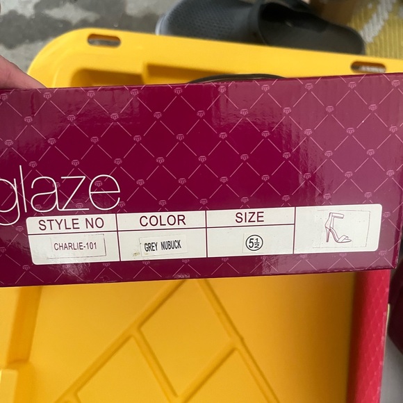Glaze Grey Heels - Picture 4 of 4